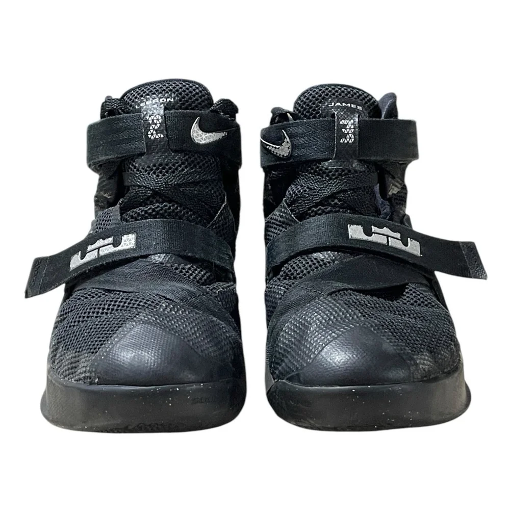 Nike LeBron Soldier Kids 7Y Basketball Shoe Black Adjustable High Top 776471-001